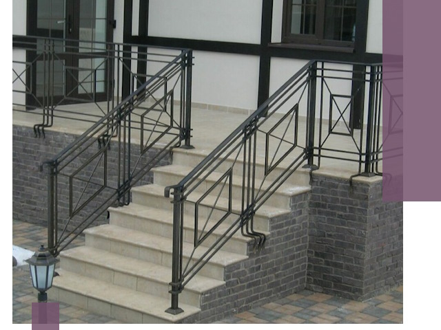 Перила для крыльца в Дубне — монтаж, изготовление и установка