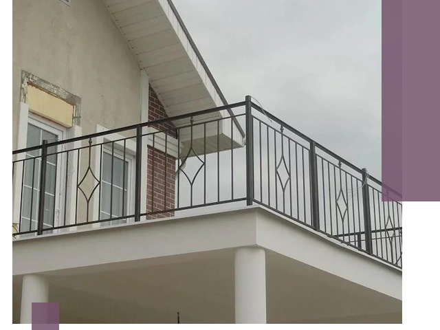 Изготовление балконных ограждений в Дубне из металла и стекла