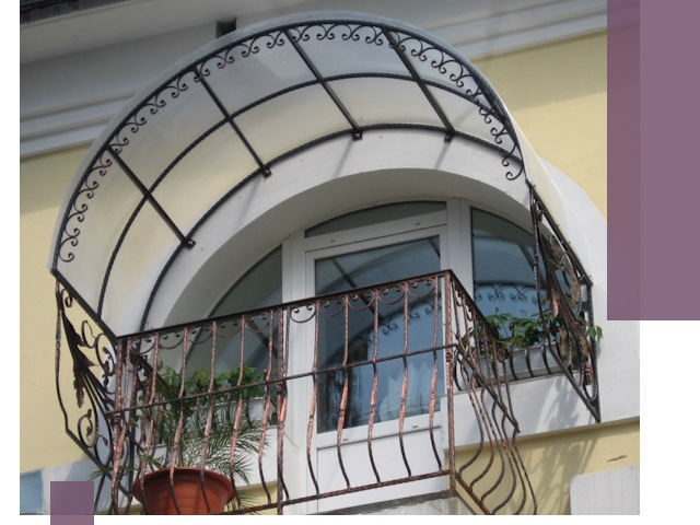 Козырьки над балконом в Дубне — изготовление и монтаж